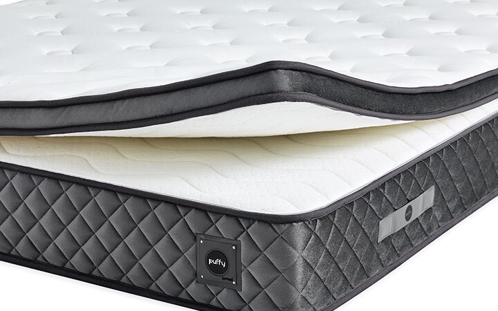 7 cm çıkarılabilir kalın pedi sayesinde ek yatak olarak kullanılabilme özelliği sunar.